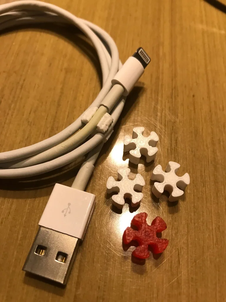 Snowflake Cable Organizer